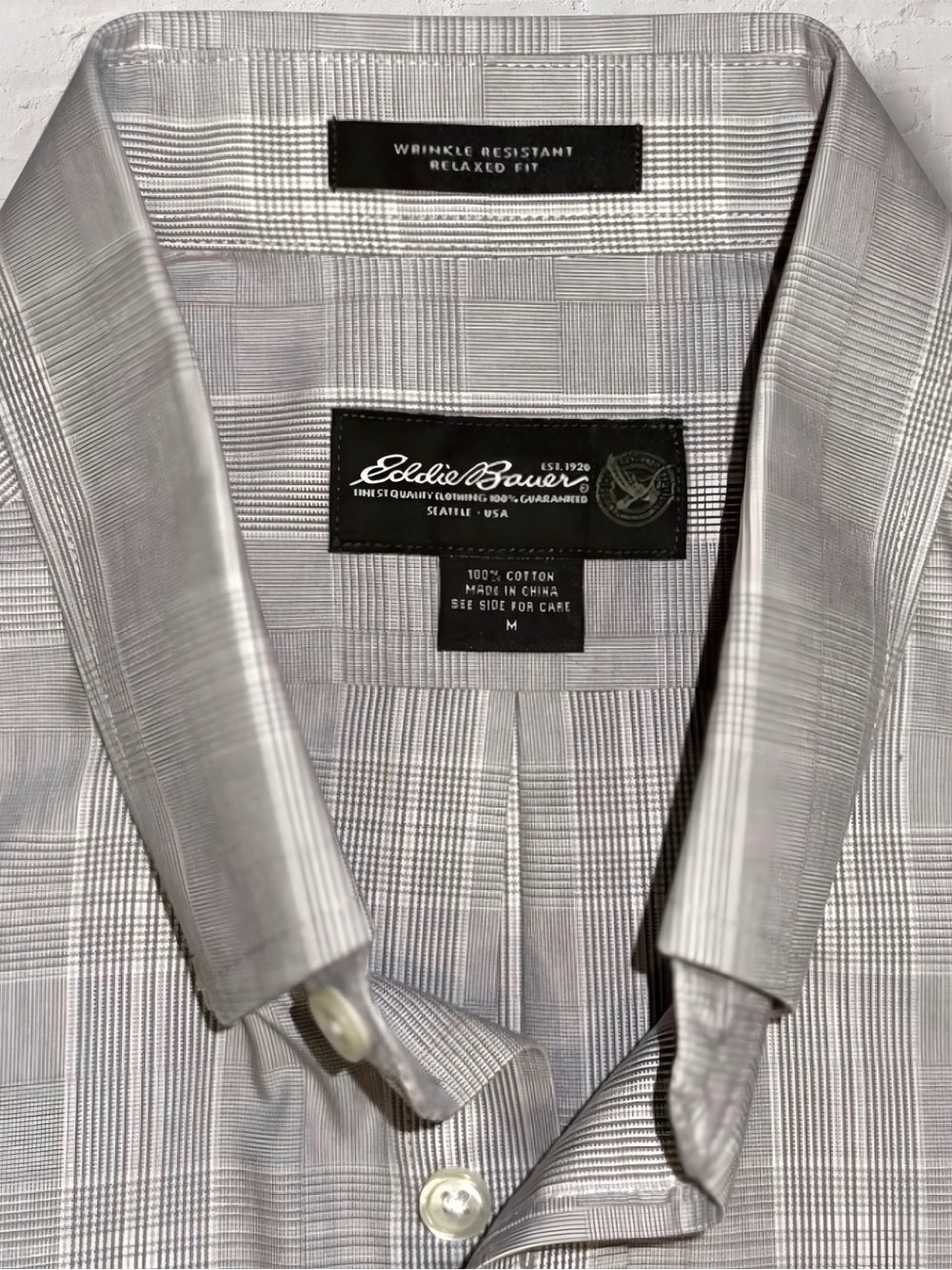 Eddie Bauer Plaid Button-Down Shirt Men’s M Relaxed Fit Wrinkle-Resistant